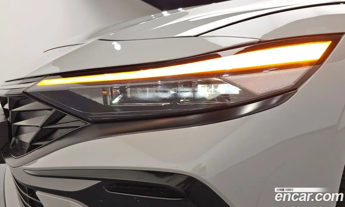 Hyundai Avante 2023 1.6 автомат (гидро), фото 8