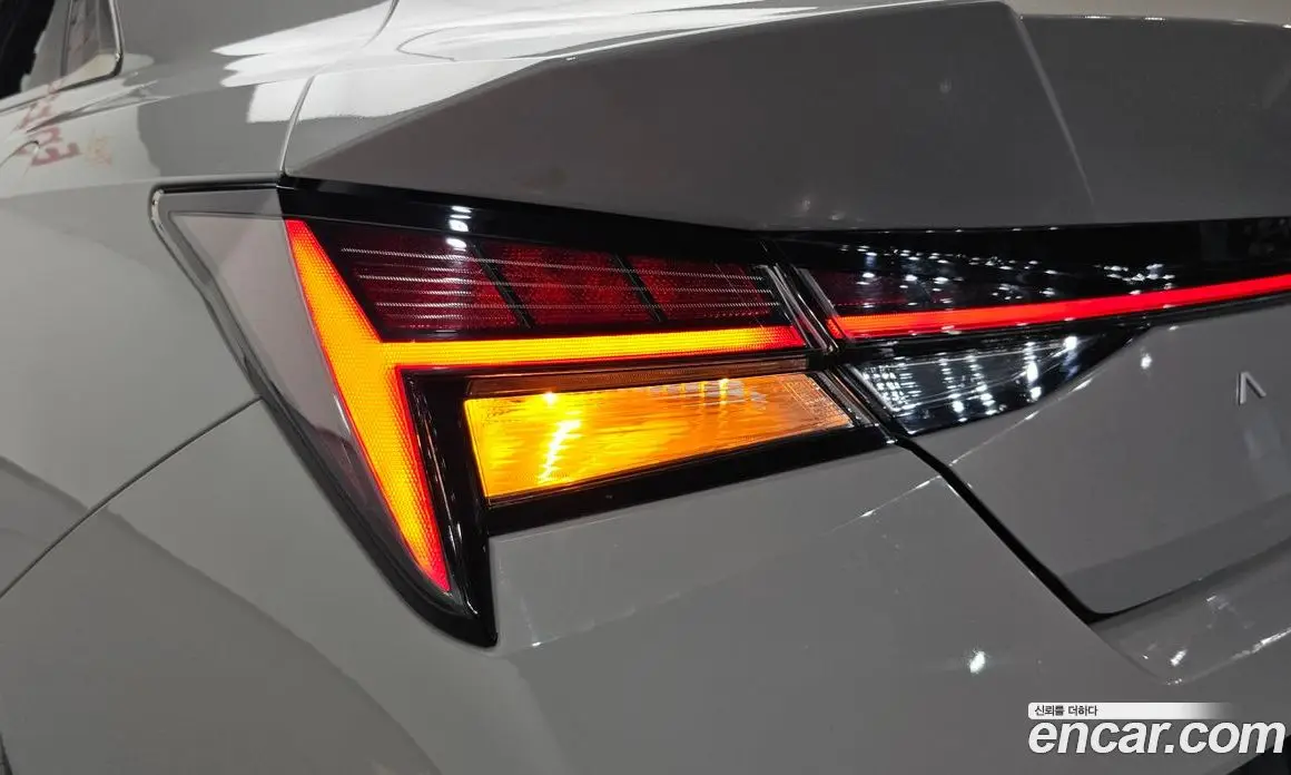 Hyundai Avante 2023 1.6 автомат (гидро), фото 9