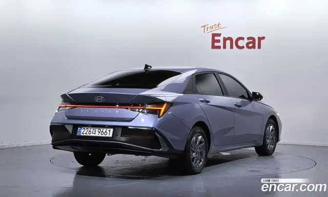 Hyundai Avante 2023 1.6 автомат (гидро), миниатюра 2