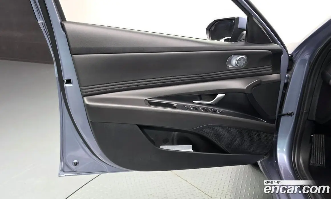 Hyundai Avante 2023 1.6 автомат (гидро), фото 14