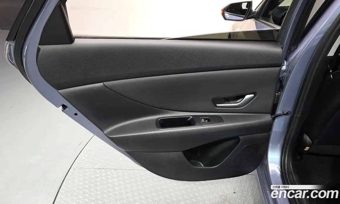 Hyundai Avante 2023 1.6 автомат (гидро), фото 15