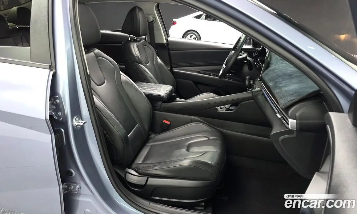 Hyundai Avante 2023 1.6 автомат (гидро), фото 17