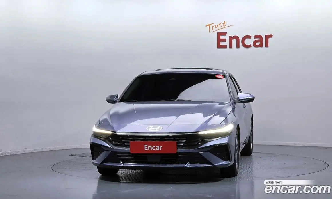 Hyundai Avante 2023 1.6 автомат (гидро), фото 3
