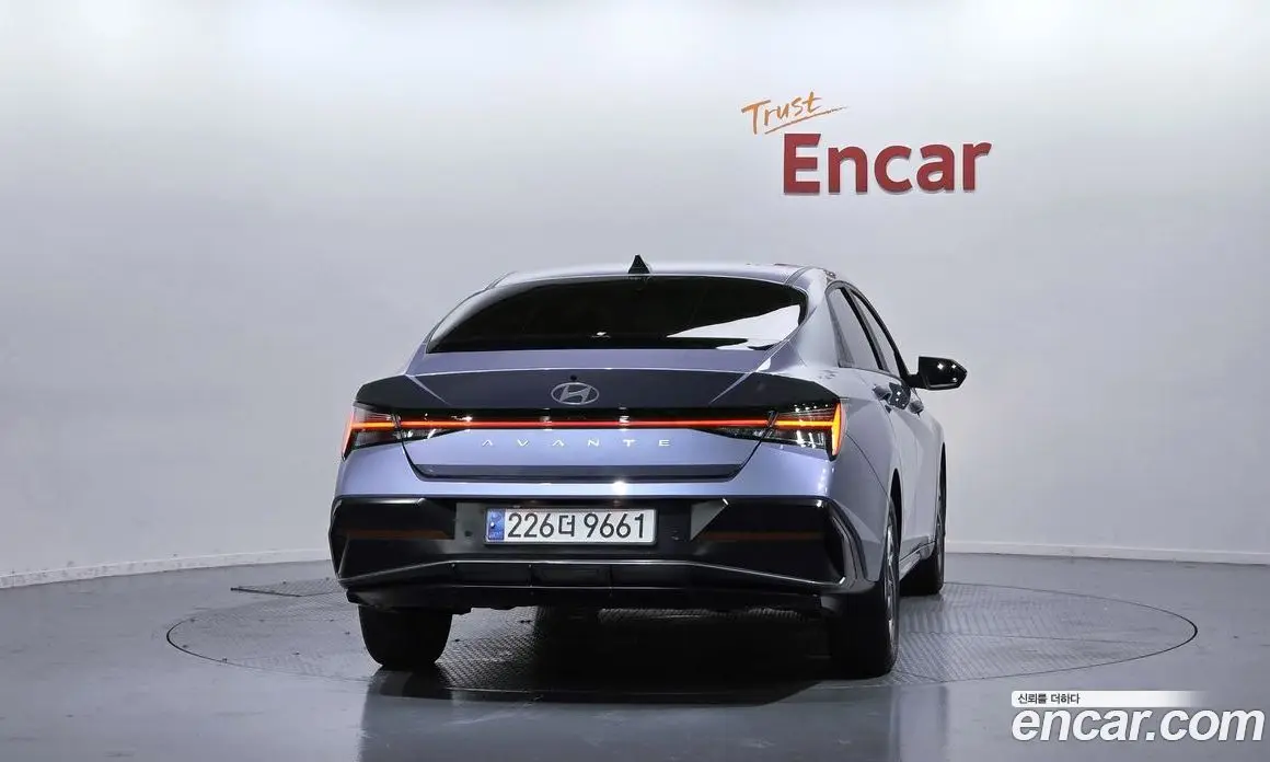 Hyundai Avante 2023 1.6 автомат (гидро), фото 4