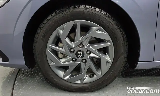 Hyundai Avante 2023 1.6 автомат (гидро), миниатюра 5