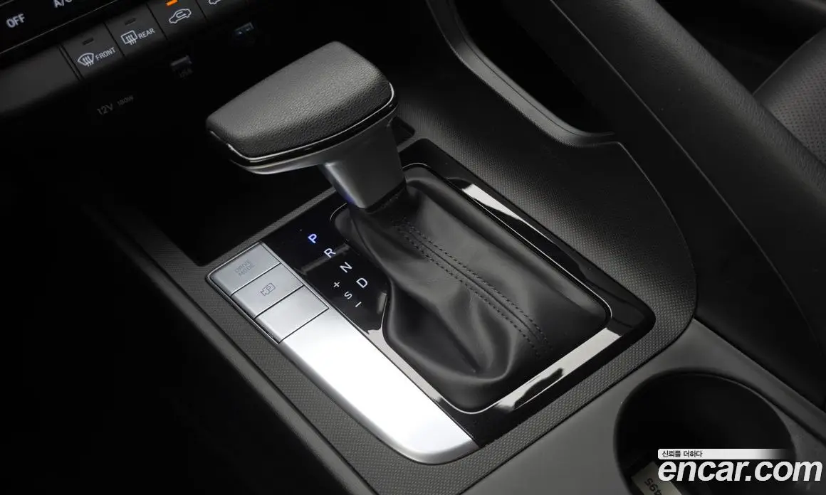 Hyundai Avante 2023 1.6 автомат (гидро), фото 12