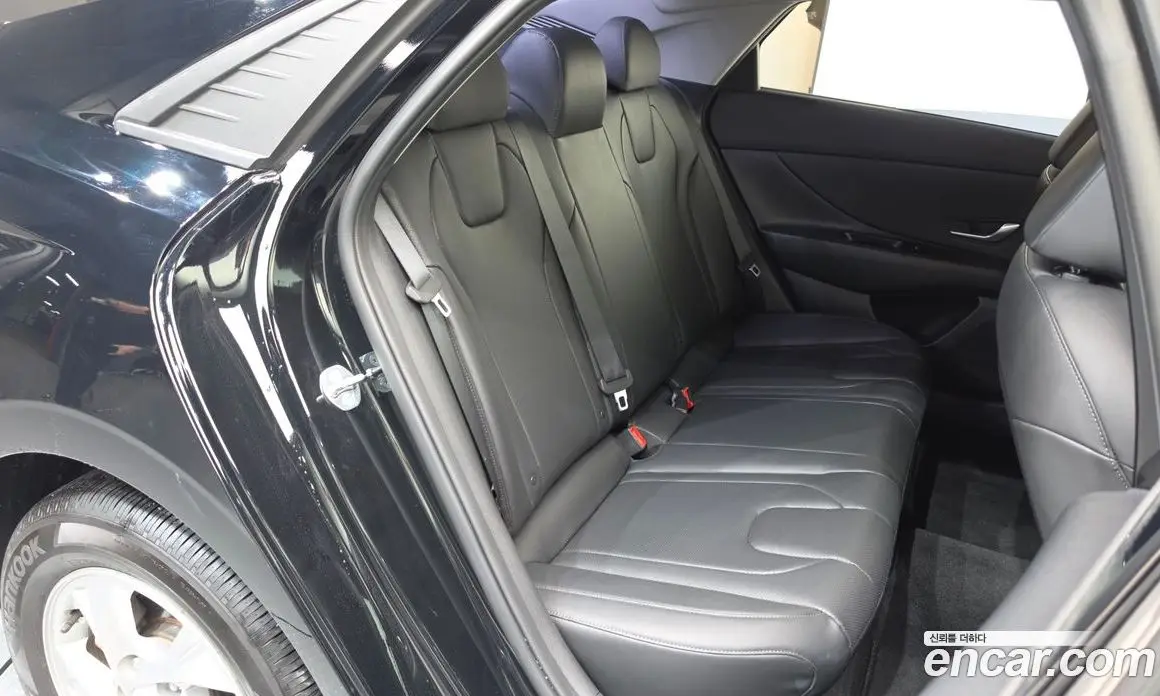 Hyundai Avante 2023 1.6 автомат (гидро), фото 18