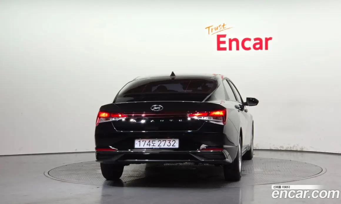 Hyundai Avante 2023 1.6 автомат (гидро), фото 4