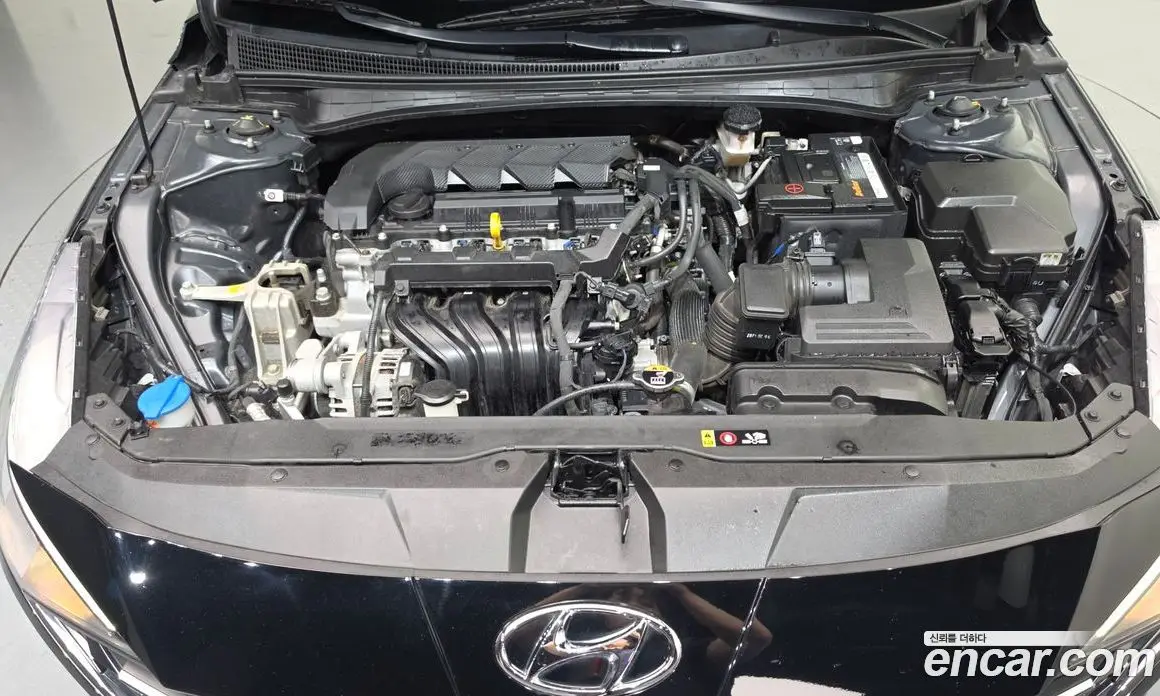 Hyundai Avante 2023 1.6 автомат (гидро), фото 6