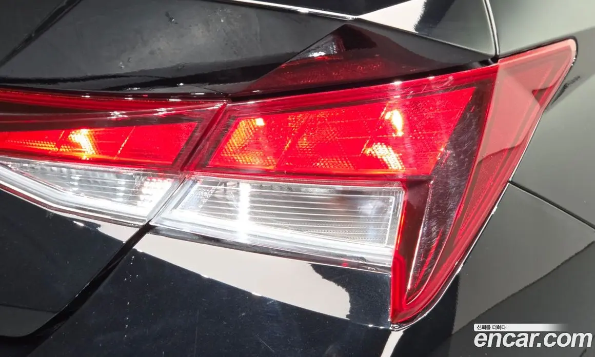Hyundai Avante 2023 1.6 автомат (гидро), фото 9