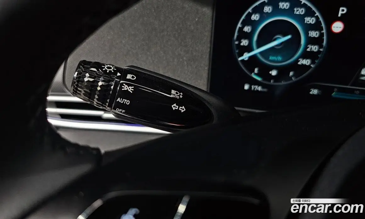 Hyundai Avante 2025 1.6 автомат (гидро), фото 17