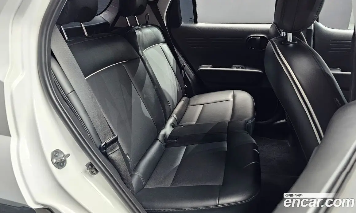 Hyundai Casper 2022 1.0 автомат (гидро), фото 17