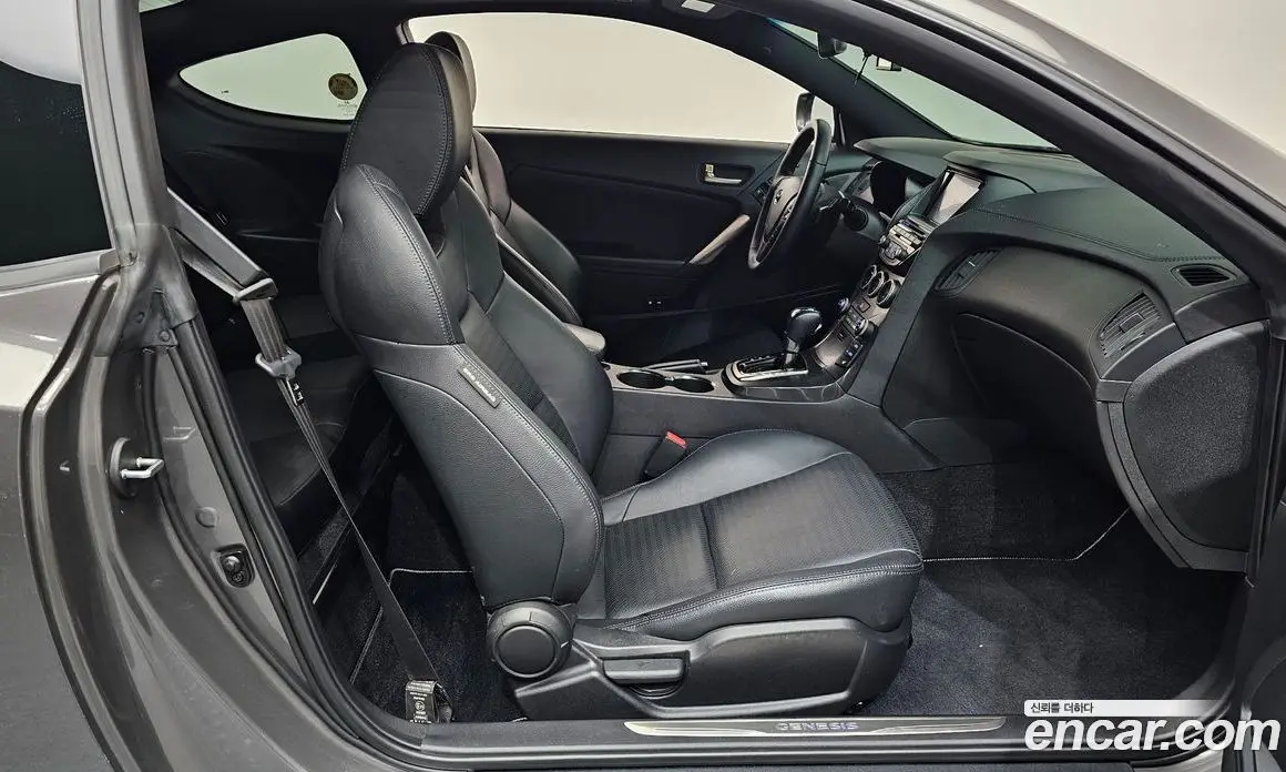 Hyundai Genesis 2012 3.8 автомат (гидро), фото 16