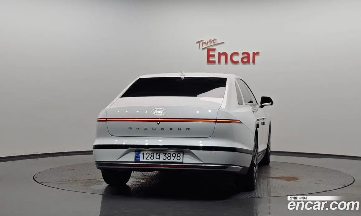 Hyundai Grandeur 2022 2.5 автомат (гидро), фото 3