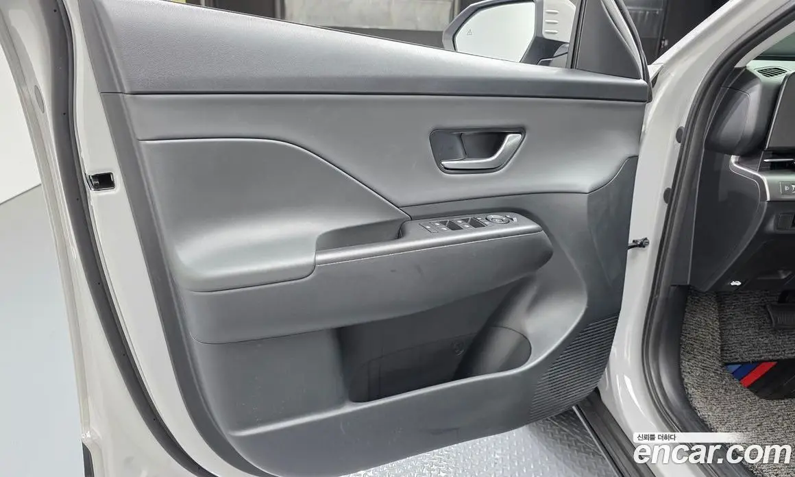Hyundai Kona 2025 1.6 автомат (гидро), фото 13