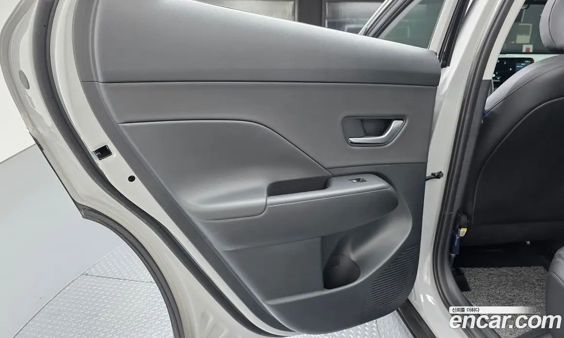Hyundai Kona 2025 1.6 автомат (гидро), фото 14