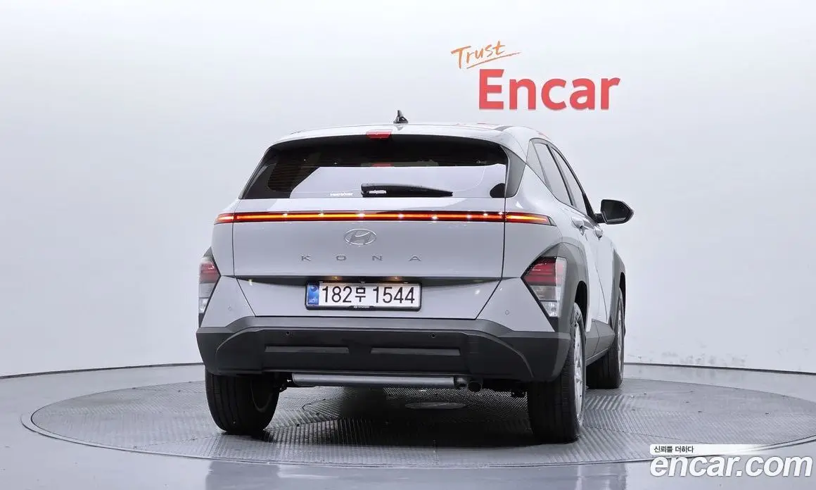Hyundai Kona 2025 1.6 автомат (гидро), фото 3
