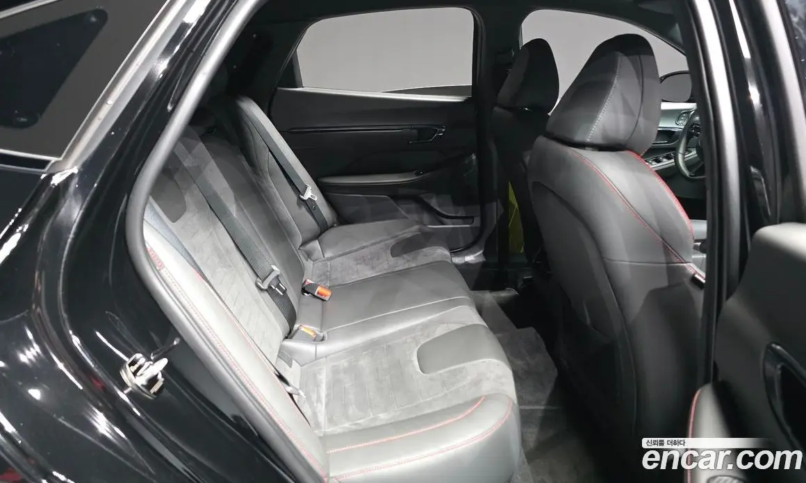 Hyundai Sonata 2023 2.5 автомат (гидро), фото 12