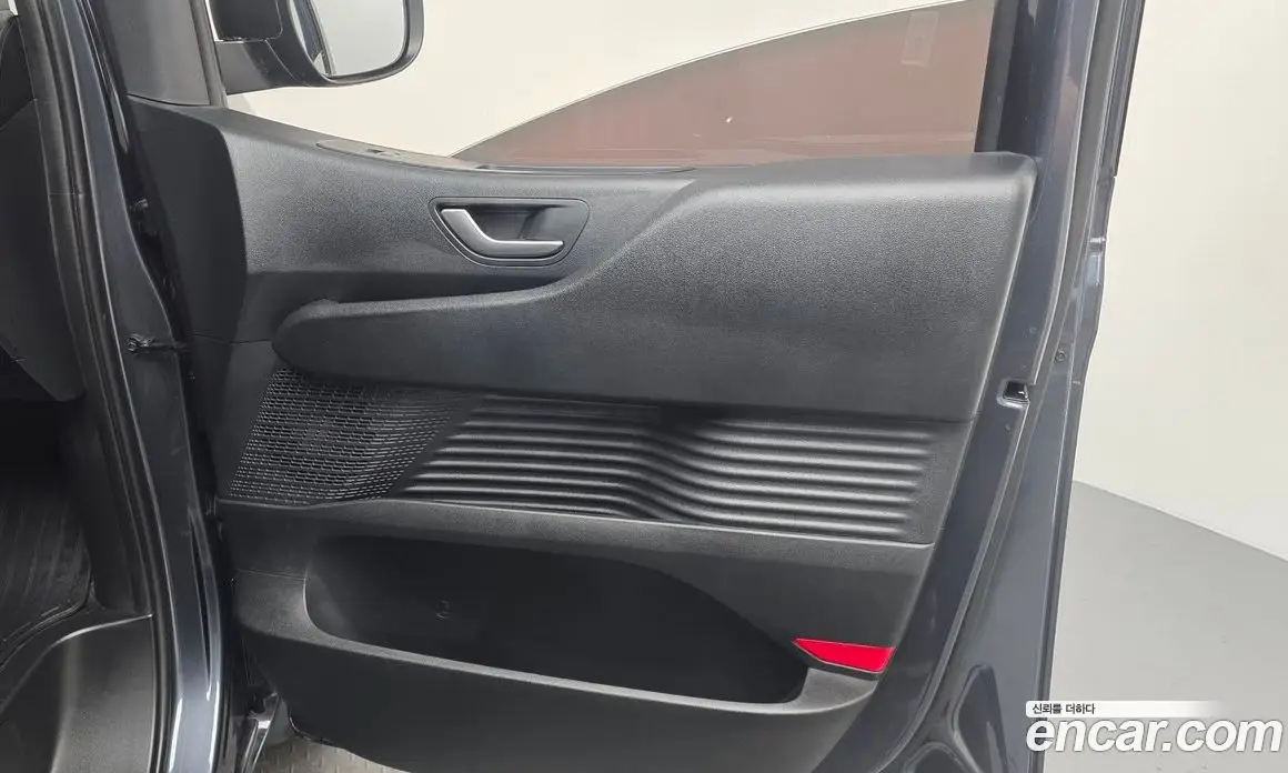 Hyundai Staria 2023 2.2 автомат (гидро), фото 15