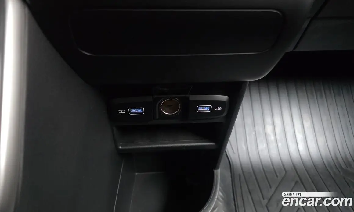 Hyundai Staria 2023 2.2 автомат (гидро), фото 17