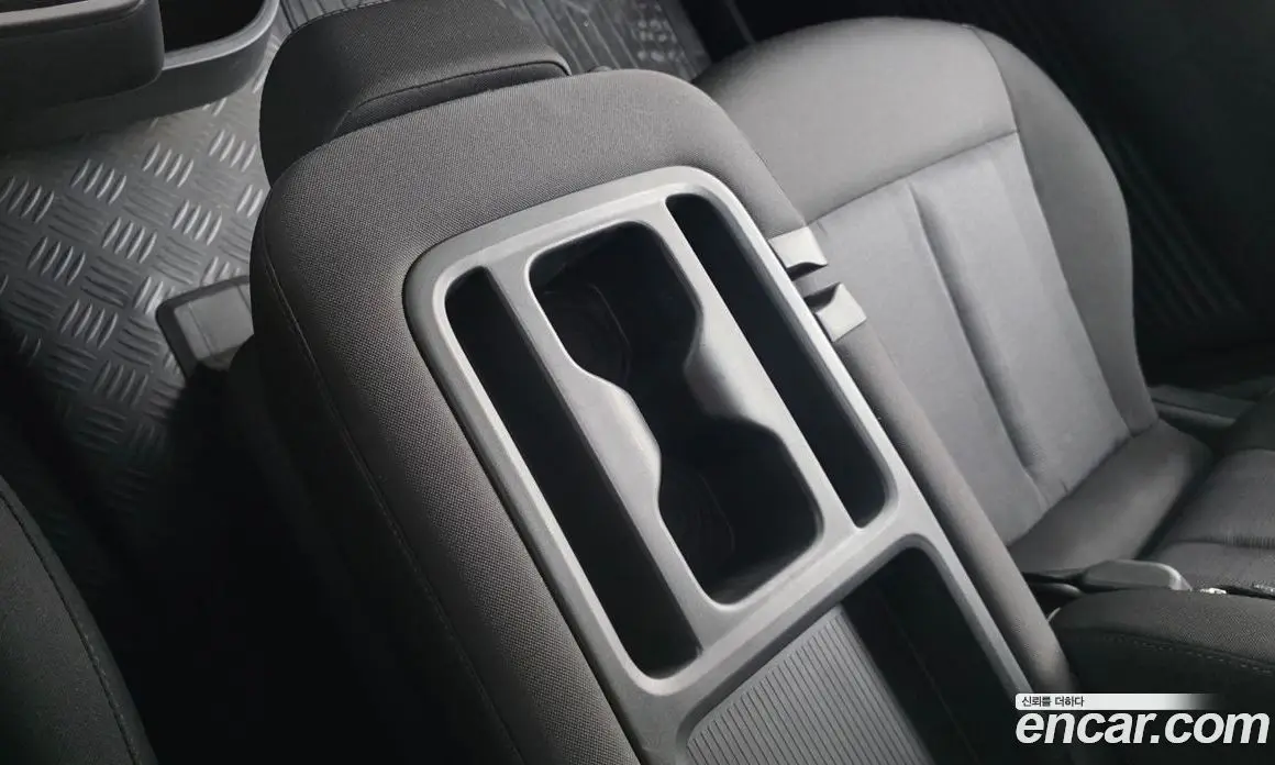 Hyundai Staria 2023 2.2 автомат (гидро), фото 23