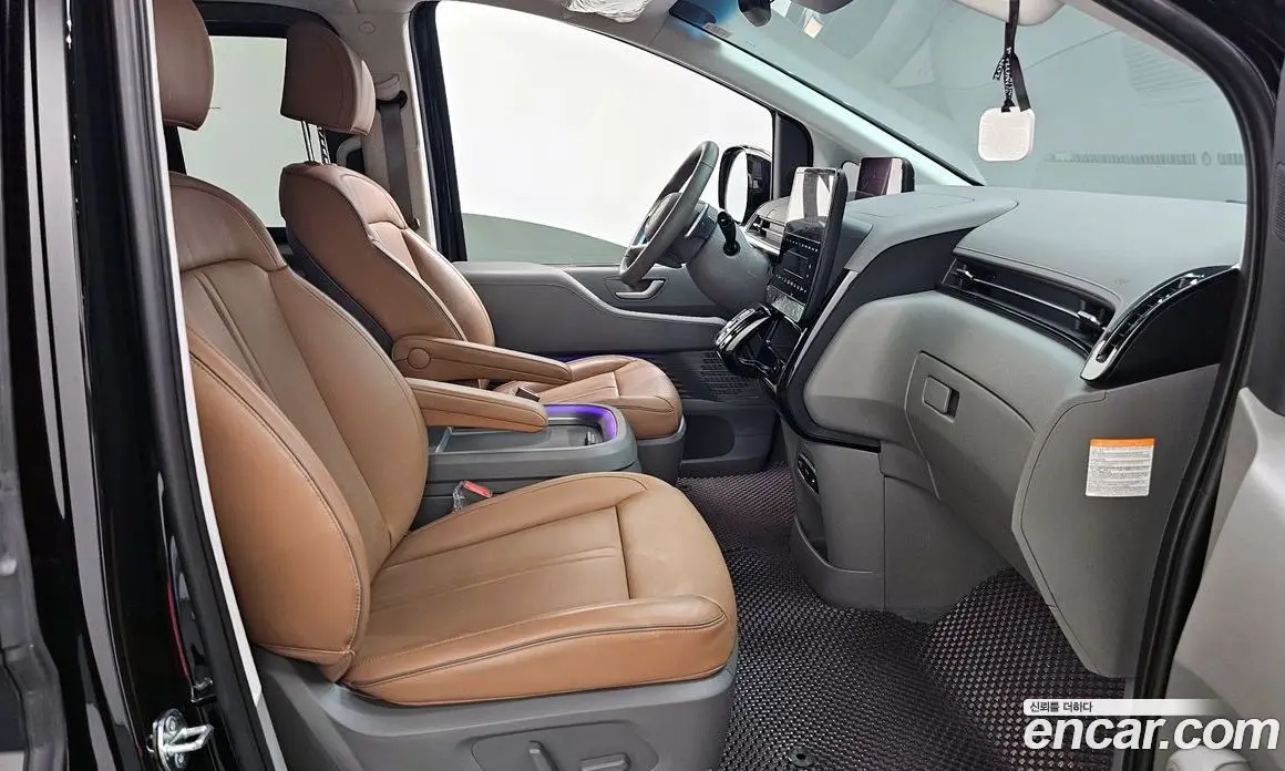 Hyundai Staria 2025 1.6 автомат (гидро), фото 11