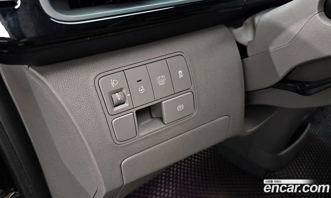 Hyundai Staria 2025 1.6 автомат (гидро), фото 17