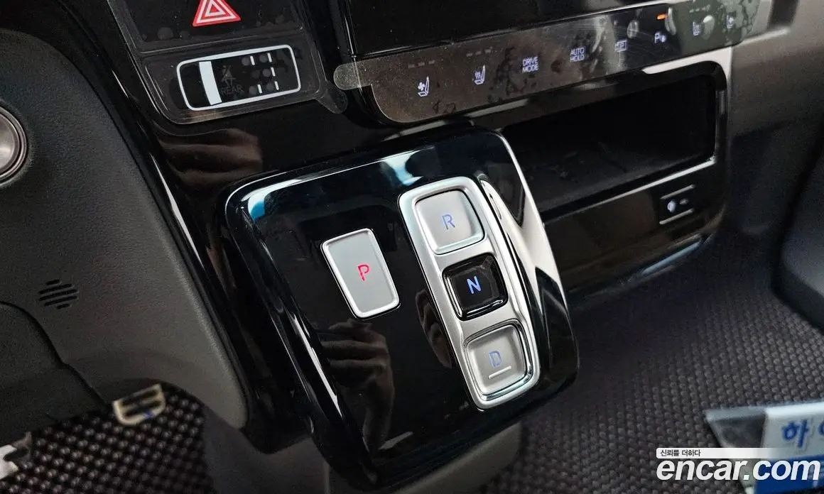 Hyundai Staria 2025 1.6 автомат (гидро), фото 9
