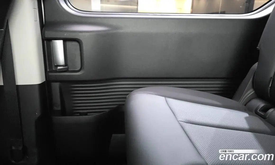 Hyundai Staria 2025 2.2 автомат (гидро), фото 15