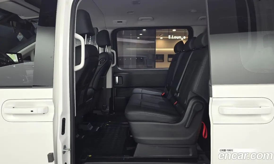 Hyundai Staria 2025 2.2 автомат (гидро), фото 16