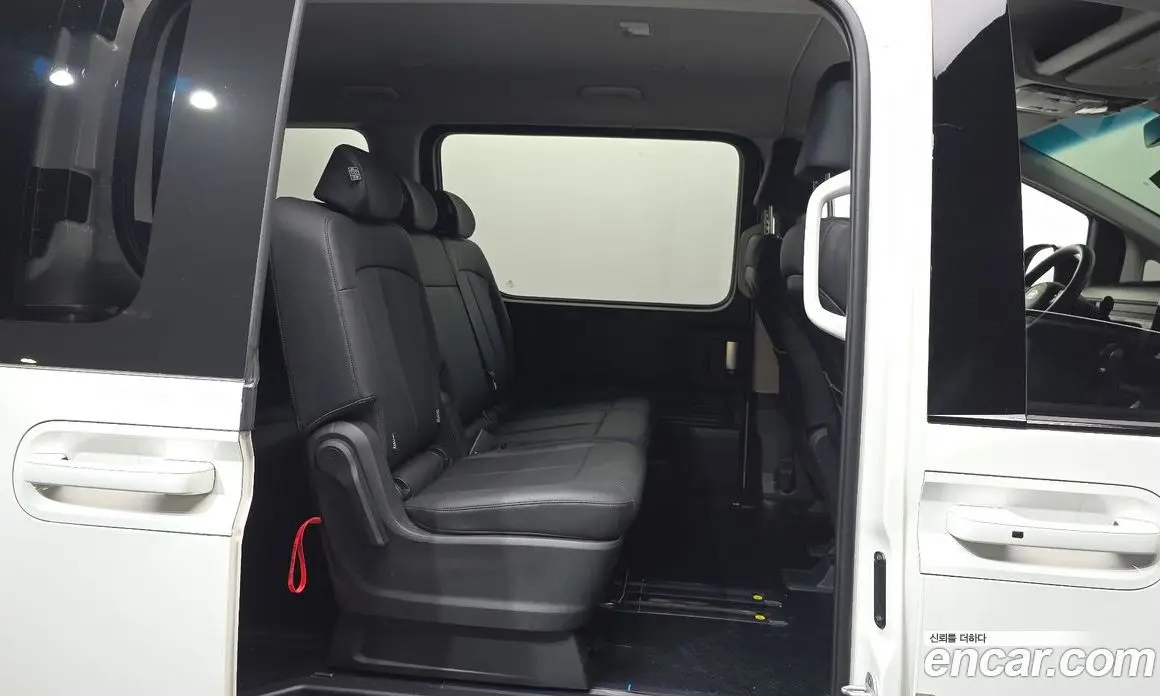 Hyundai Staria 2025 2.2 автомат (гидро), фото 18