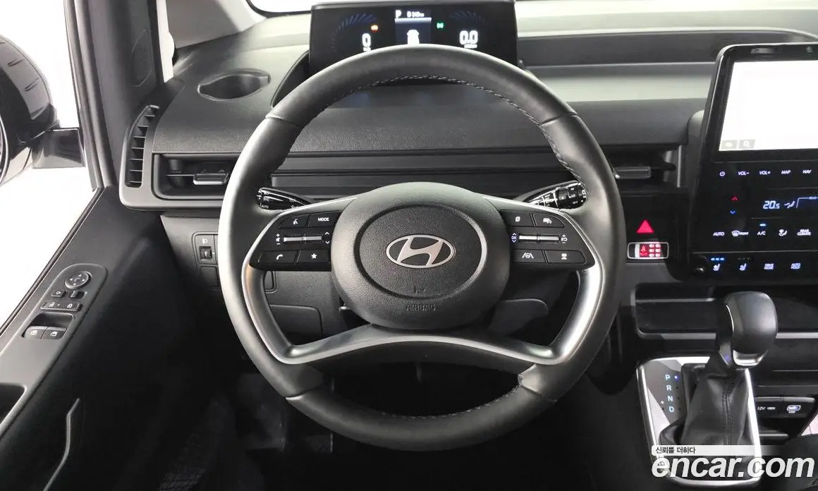 Hyundai Staria 2025 2.2 автомат (гидро), фото 20