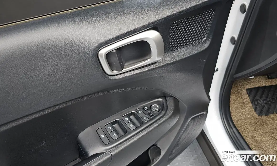 Hyundai Venue 2021 1.6 автомат (гидро), фото 23