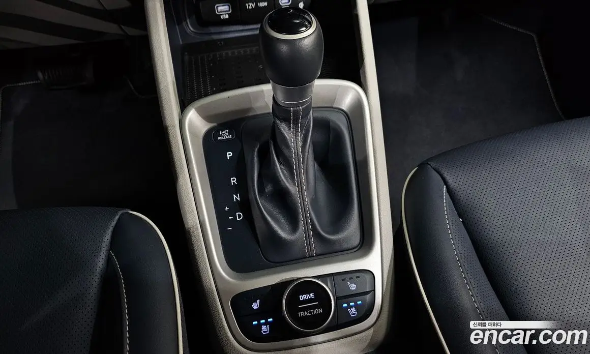 Hyundai Venue 2024 1.6 автомат (гидро), фото 12