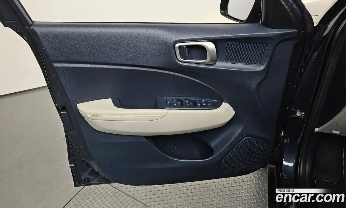 Hyundai Venue 2024 1.6 автомат (гидро), фото 14