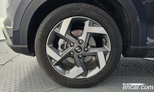 Hyundai Venue 2024 1.6 автомат (гидро), миниатюра 5
