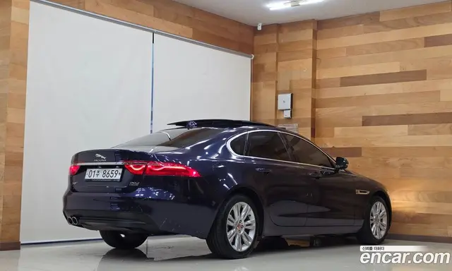 Jaguar XF 2017 2.0 автомат (гидро), миниатюра 2
