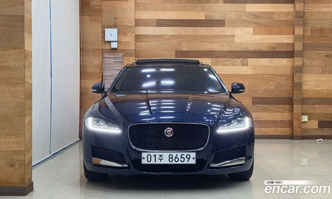 Jaguar XF 2017 2.0 автомат (гидро), фото 3