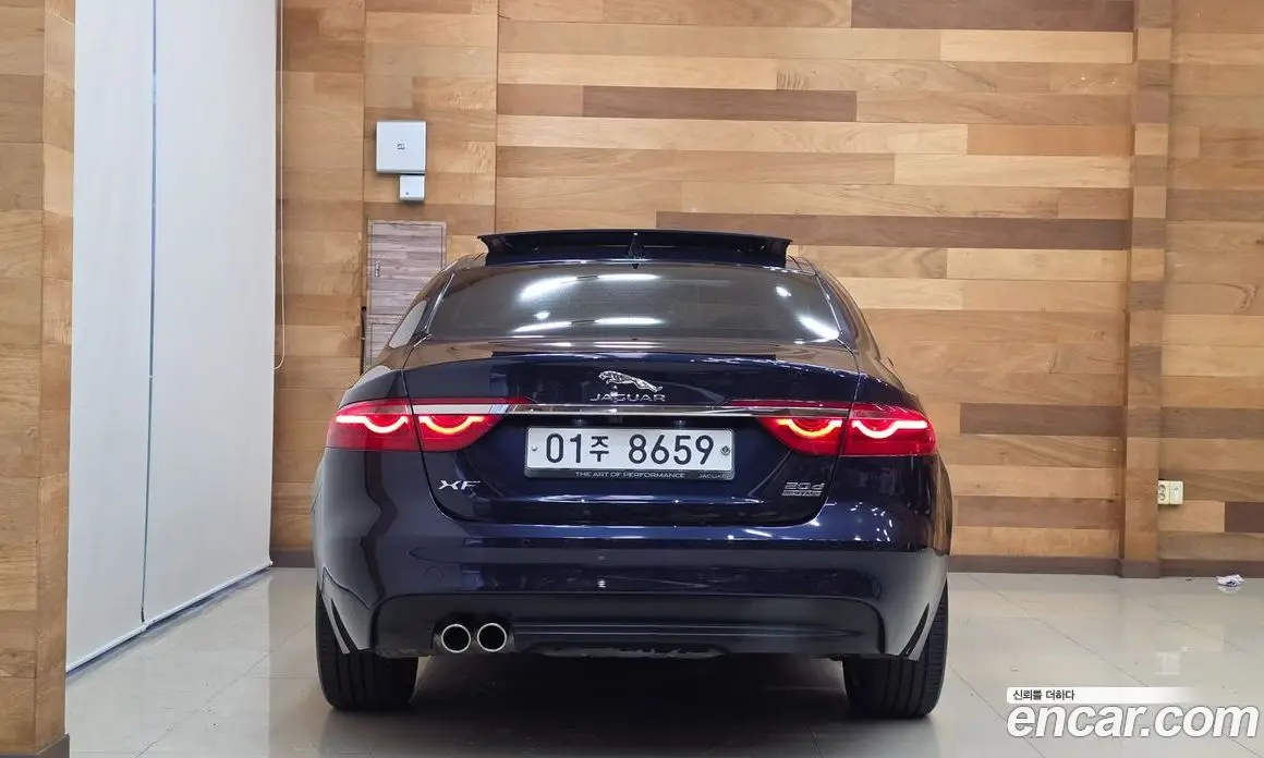 Jaguar XF 2017 2.0 автомат (гидро), фото 4