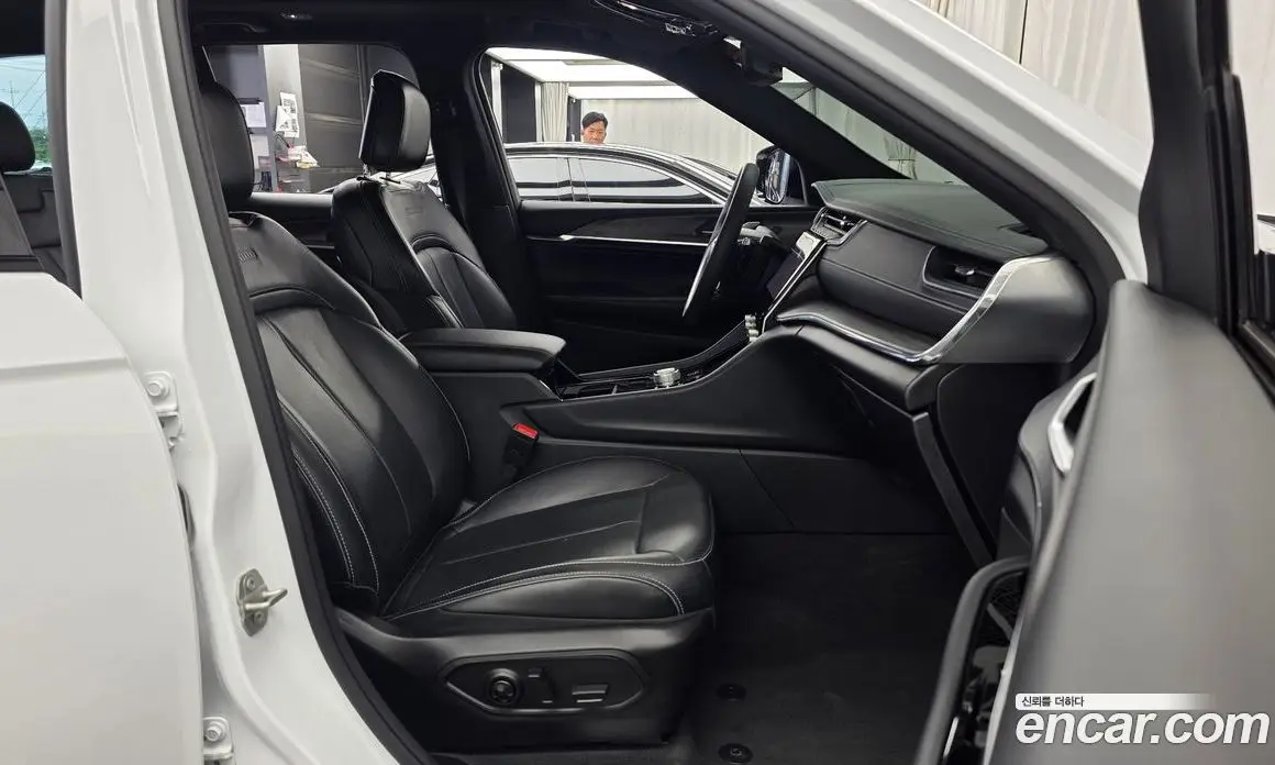 Jeep Cherokee 2023 3.6 автомат (гидро), фото 17