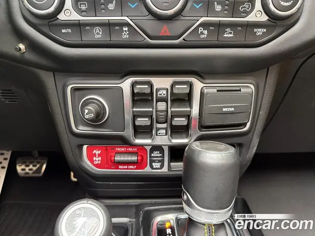 Jeep Wrangler 2021 2.0 автомат (гидро), миниатюра 11
