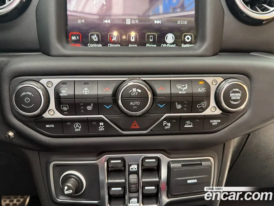 Jeep Wrangler 2021 2.0 автомат (гидро), фото 12