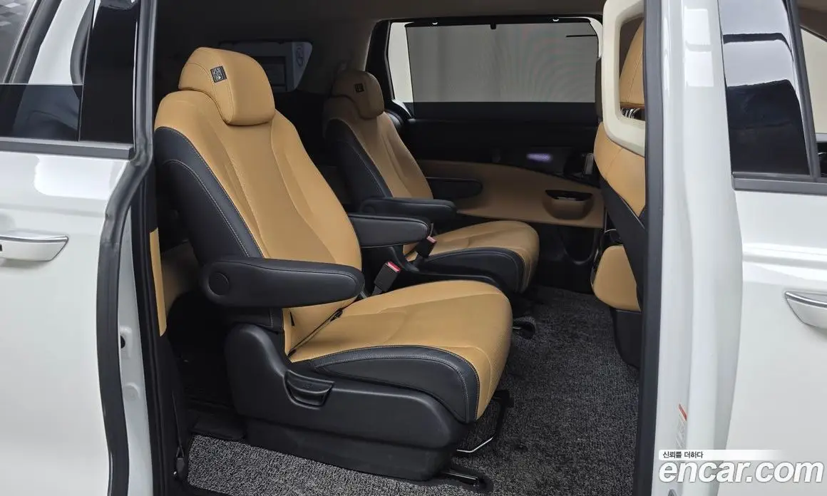 Kia Carnival 2022 3.5 автомат (гидро), фото 18