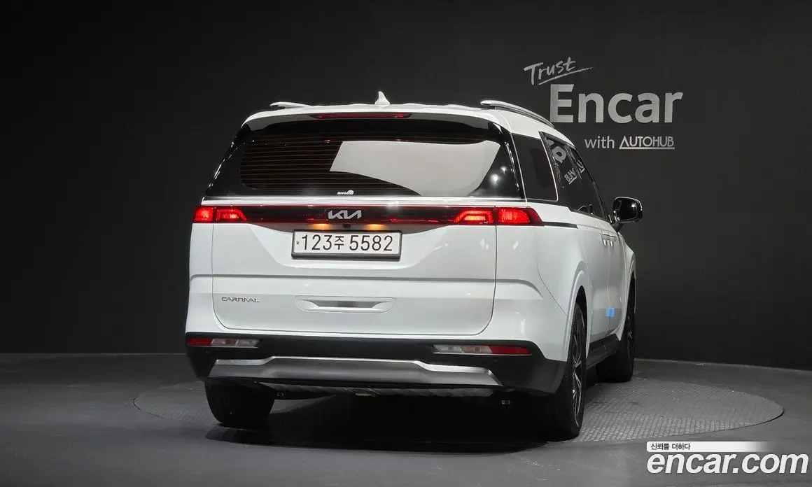 Kia Carnival 2022 3.5 автомат (гидро), фото 4