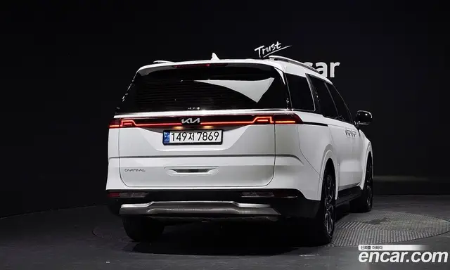 Kia Carnival 2023 2.2 автомат (гидро), миниатюра 3