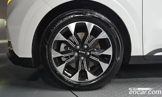 Kia Carnival 2023 2.2 автомат (гидро), миниатюра 4