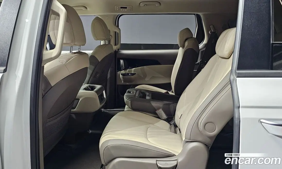 Kia Carnival 2023 2.2 автомат (гидро), фото 16