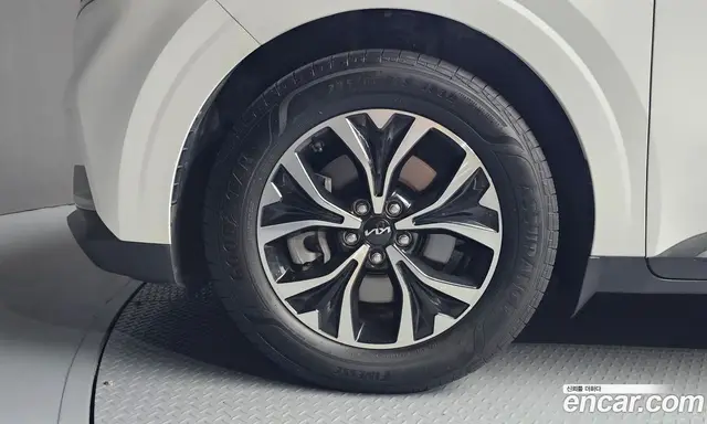 Kia Carnival 2023 2.2 автомат (гидро), миниатюра 5