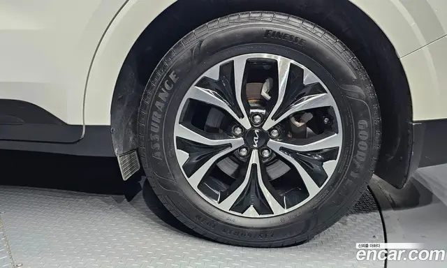 Kia Carnival 2023 2.2 автомат (гидро), миниатюра 7