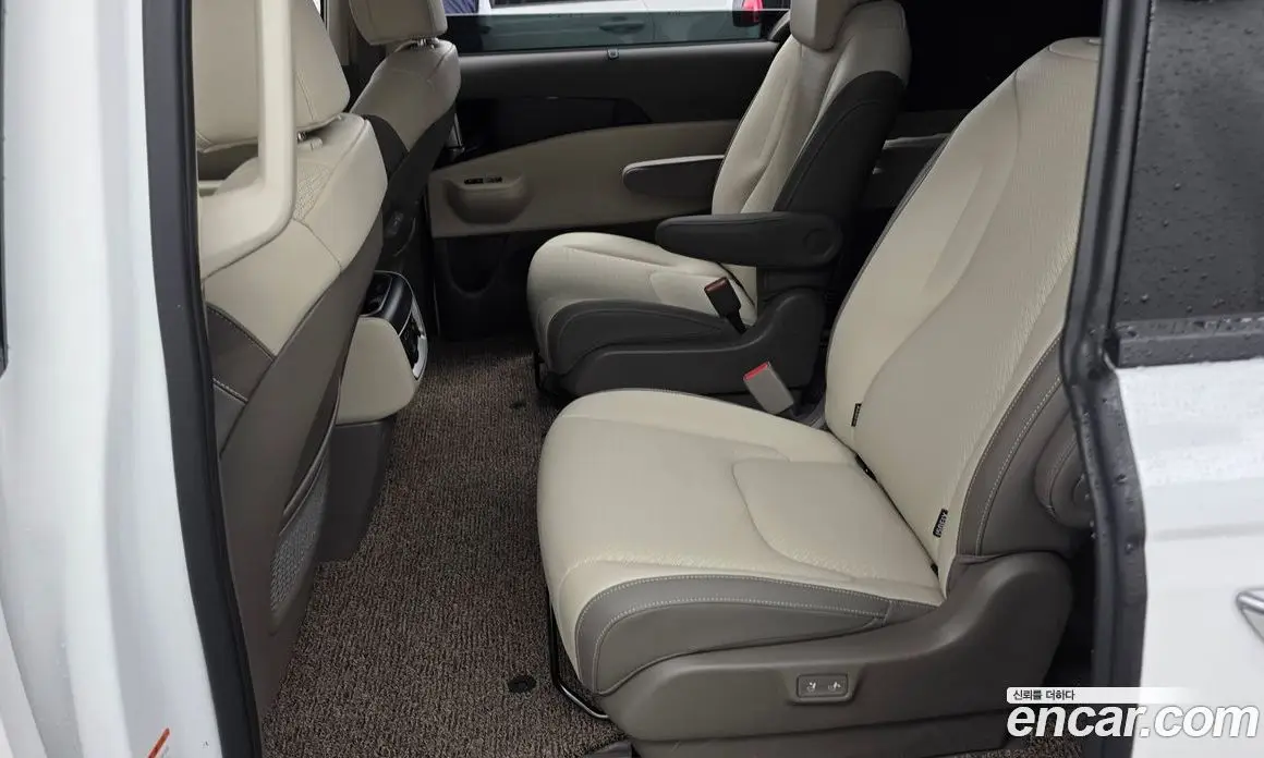 Kia Carnival 2024 3.5 автомат (гидро), фото 16